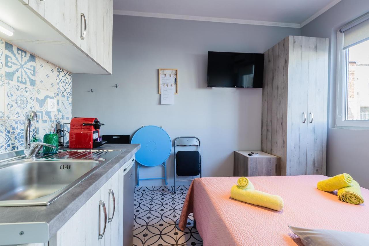 Modiano Studios Center-Your Urban Stay Tesalonika Bagian luar foto