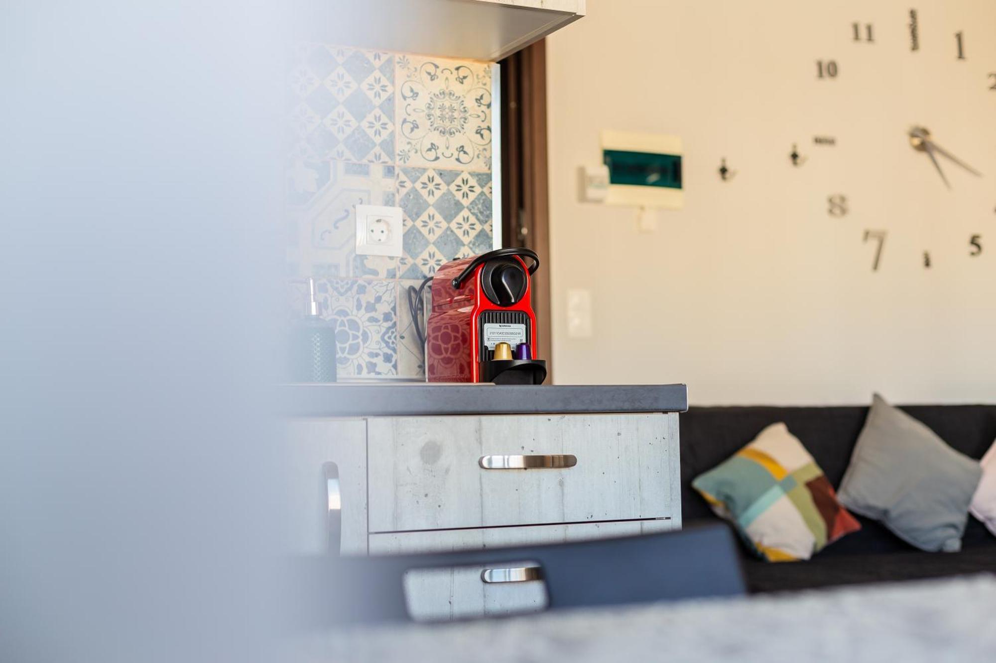 Modiano Studios Center-Your Urban Stay Tesalonika Bagian luar foto