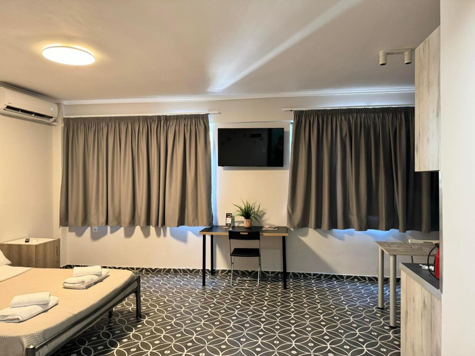 Modiano Studios Center-Your Urban Stay Tesalonika Bagian luar foto